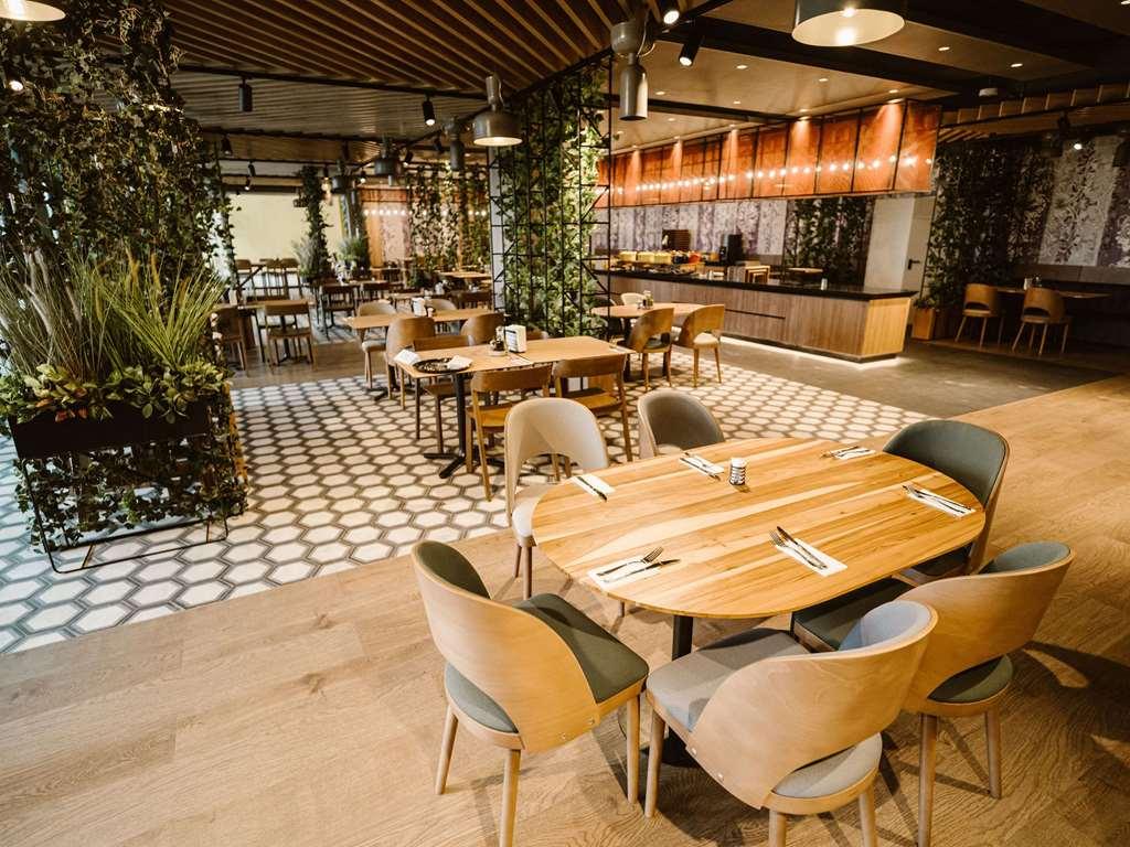 Hotel Ibis Styles Sibiu Arsenal Restaurant photo